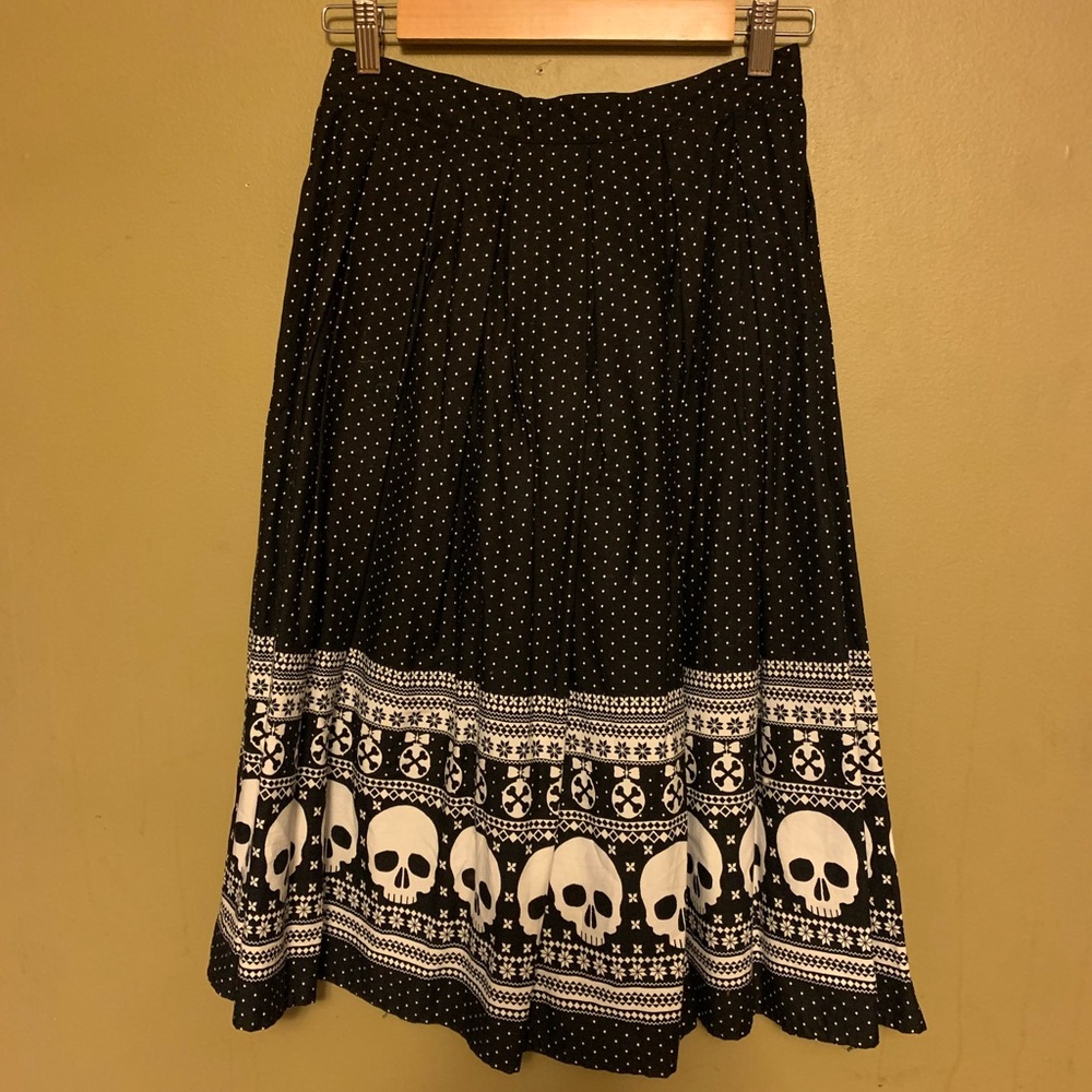 Hell Bunny Xmas Skulls Skirt - Picture 5 of 7